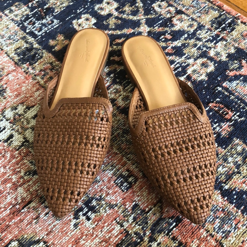 Universal thread woven mules